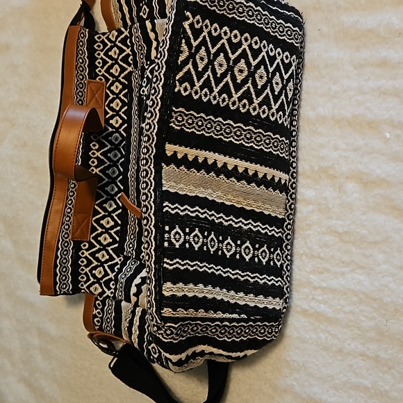 Handbag - Picture 10 of 11